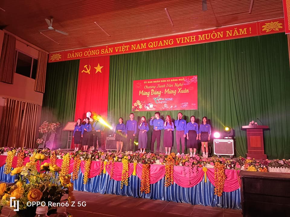 Tiết mục hát tốp ca của Đoàn TNCS Hồ Chí Minh