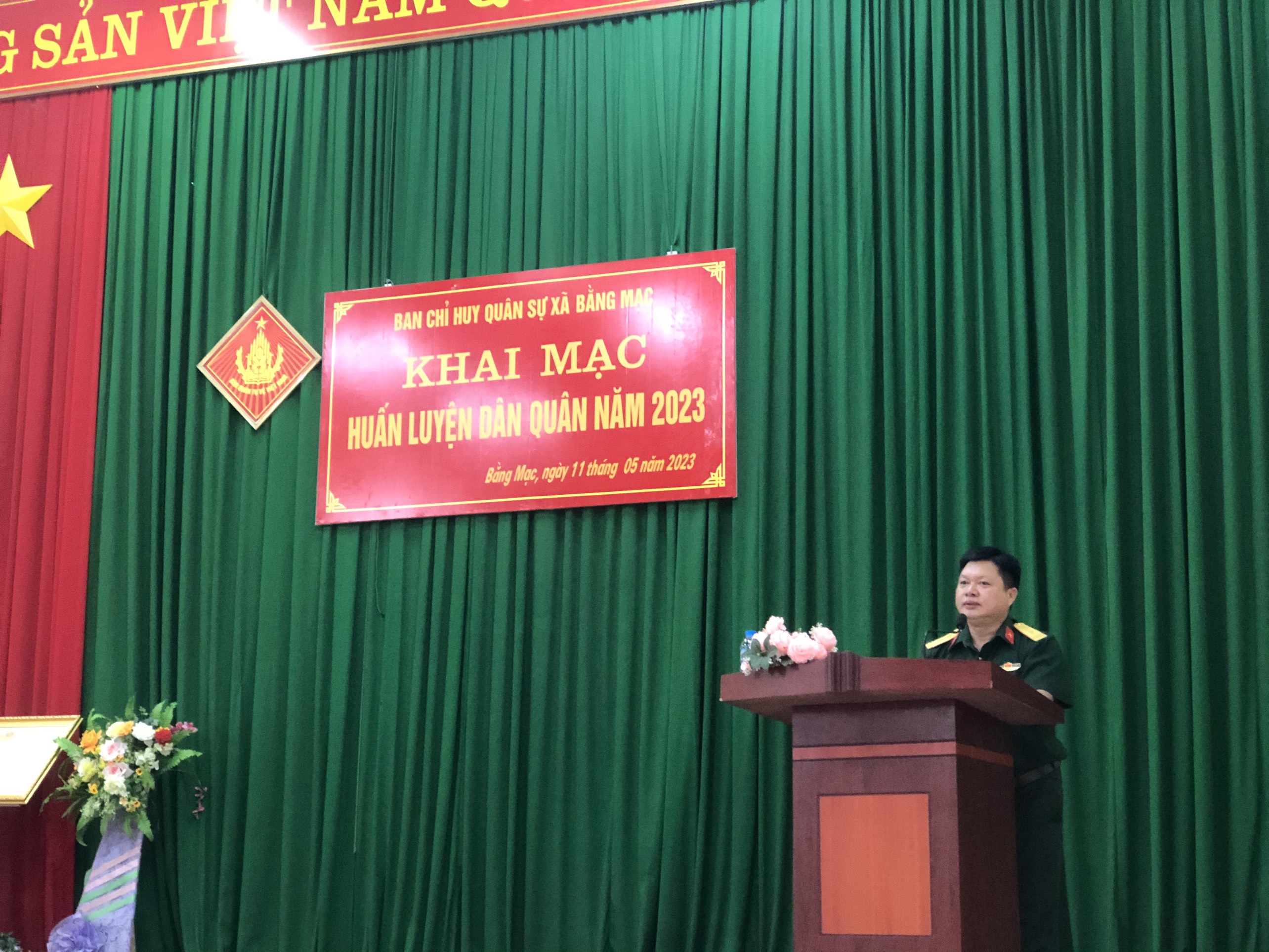 Trung Tá Hoàng Hồng Phong- Phó Chỉ huy trưởng Ban chỉ huy quân sự huyện Chi Lăng phát biểu